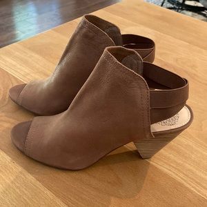 Vince Camuto Edora taupe heels cone